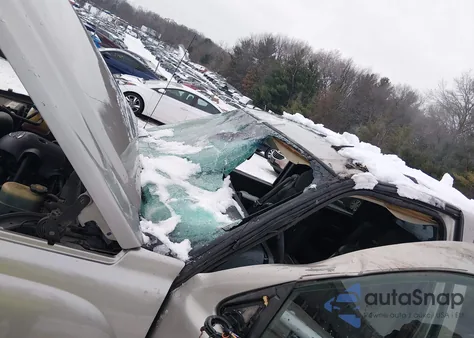 2002 Chevrolet Avalanche 1500 z USA, uszkodzony, nr VIN 3GNEK13T72G184144